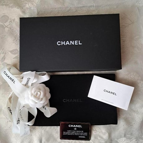 CHANEL  シャネル マトラッセ パール チェーンウォレット クラッチ