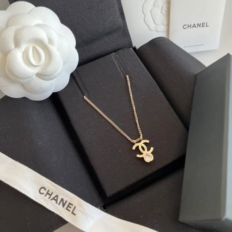 CHANEL  シャネル  ココマーク　ハート　クリスタル　ネックレス　シンプル