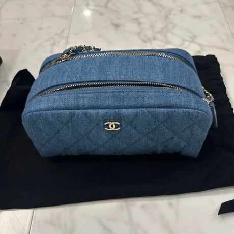 CHANEL  シャネル　デニムポーチ　デニムバッグ