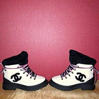 CHANEL シャネル スニーカー ブーツ ムートン