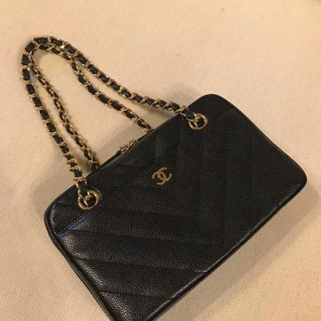 CHANEL  シャネル ヴィンテージV ステッチ シェブロン ショルダー