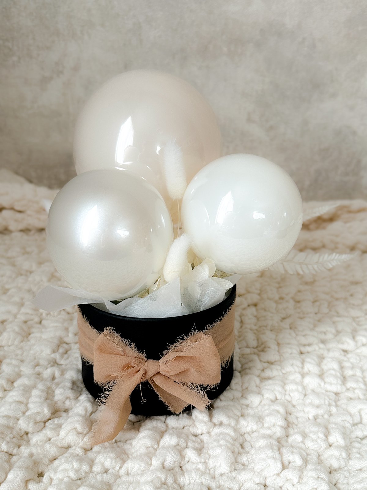 ミニバルーンアレンジボックス（ホワイト） | Balloon Shop Lucas