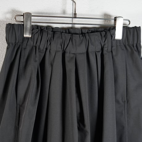 "nonnotte"  Pleat Dock Shorts Trousers