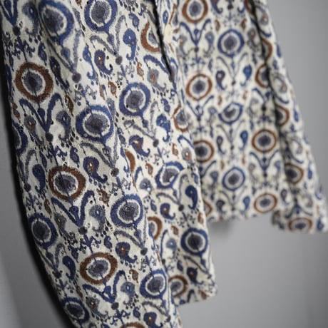 "PERIOD FEATURES" Machine cut work Digital Print Jacket