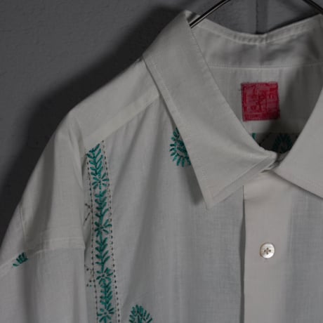 "PERIOD FEATURES"  Cotton SILK Hand-Embroidered Shirt