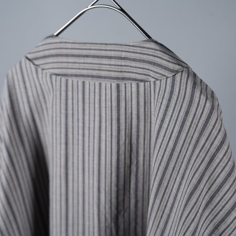 Aquellos Ojos Verdes BISHU V neck over shirt |