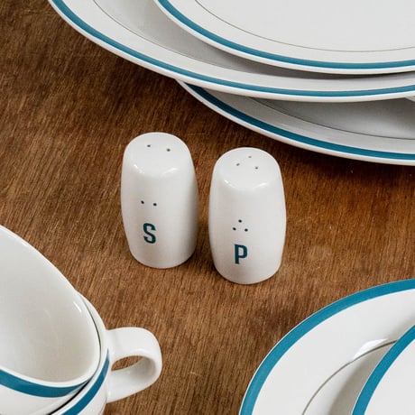 U/C SALT&PEPPER SHAKER SET BREEZE