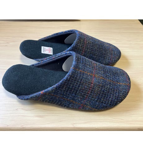 L&B HarrisTweed Slipper_B_L
