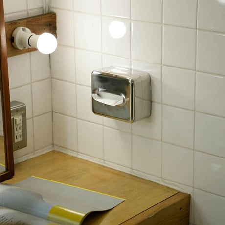 TISSUE DISPENSER HALF