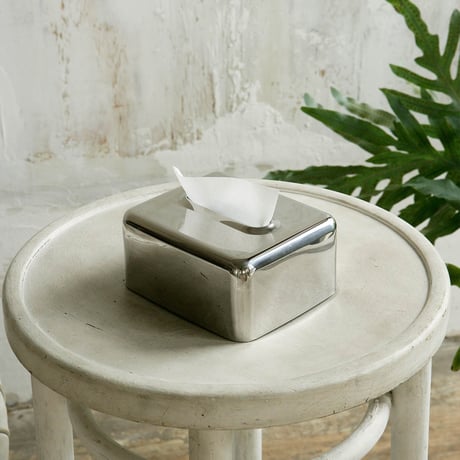 TISSUE DISPENSER HALF