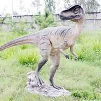 振り向くアロサウルス / Allosaurus