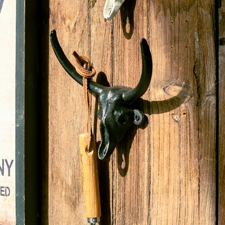 BULL SKULL HOOK A.BLACK