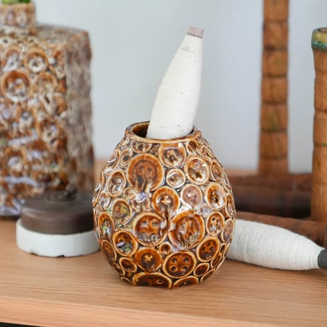LOTUS POD ROUND VASE