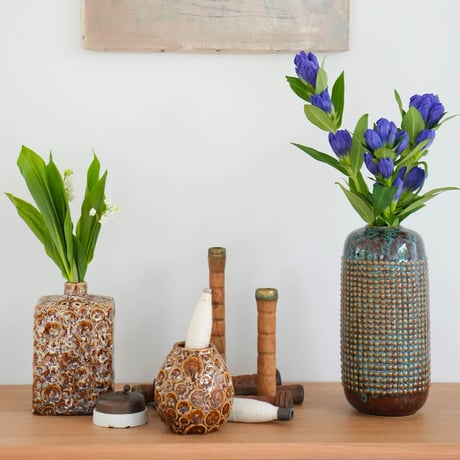 LOTUS POD SQUARE VASE