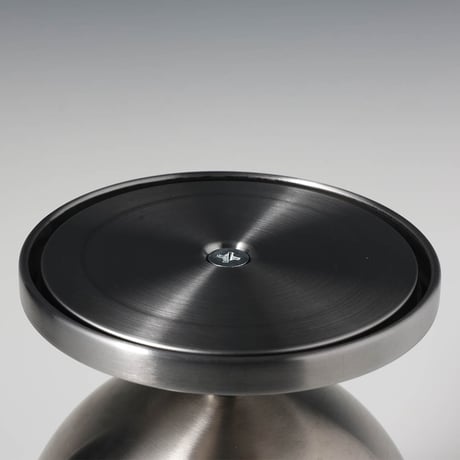 GLOBE STOCKER SATIN