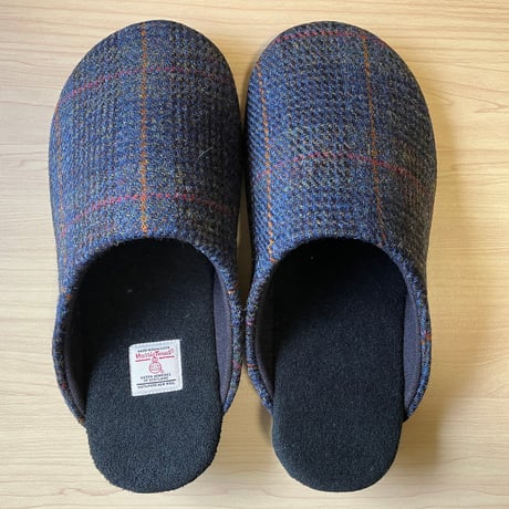 L&B HarrisTweed Slipper_B_L