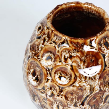 LOTUS POD ROUND VASE