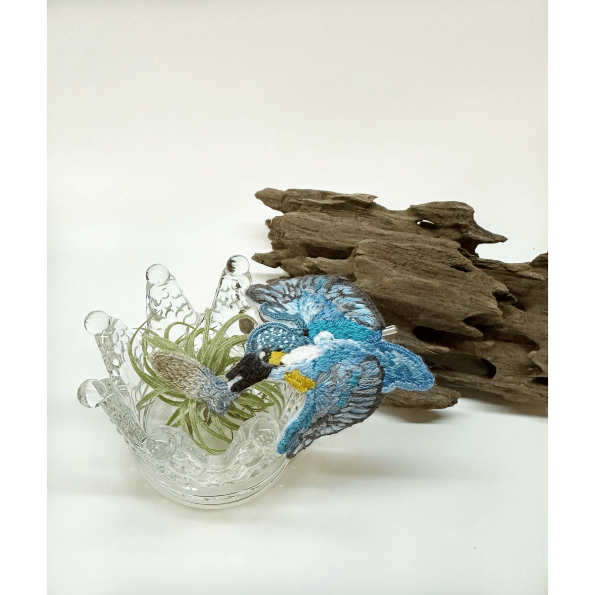 ポニーフック「猫とミモザ」手刺繍 ポニーフック「猫とミモザ」手刺繍