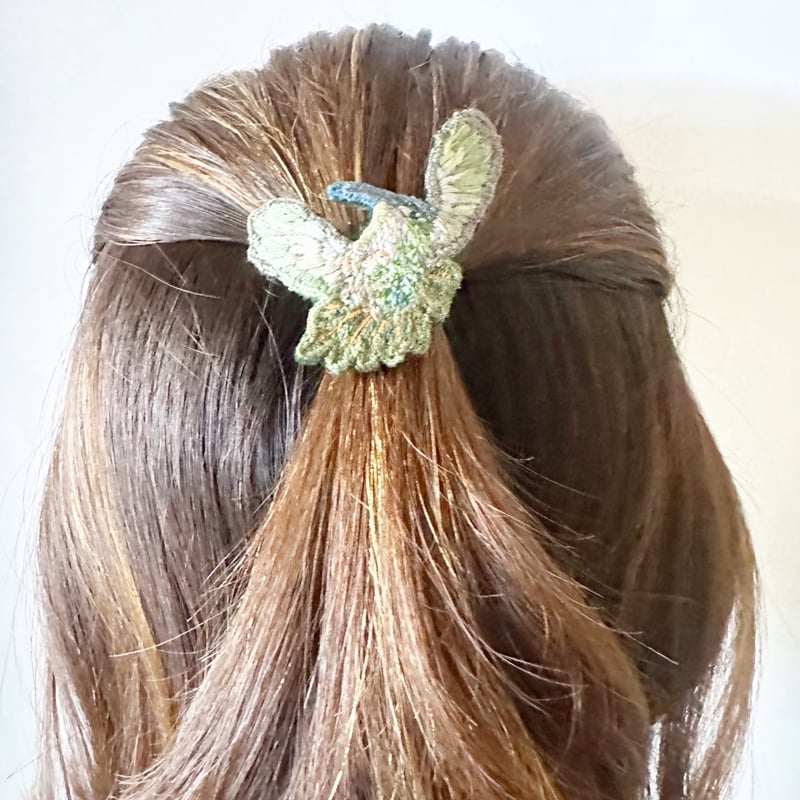 手刺繍 ハチドリのポニーフック | Tucreer-つくりえ-