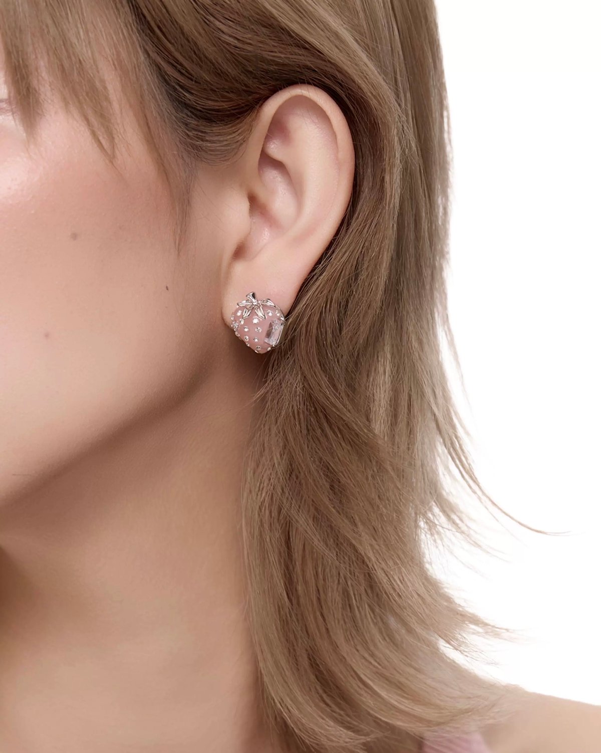 Strawberry pierce | NOVER