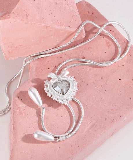 Frozen heart bow necklace