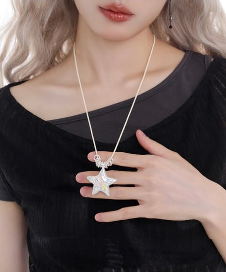 Astra glow necklace