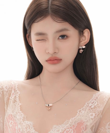 Capsule pink necklace