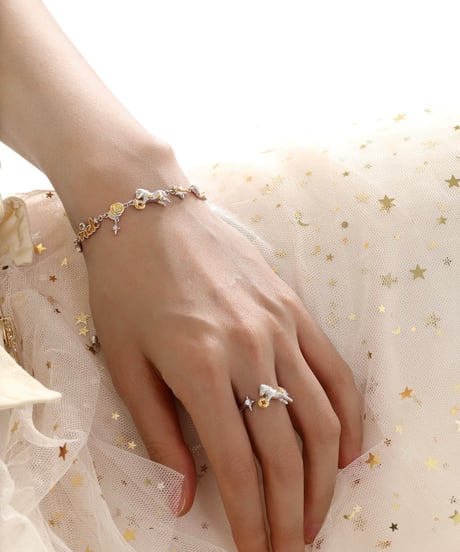 Gold rich horse bracelet