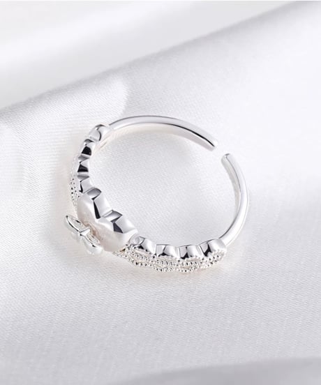 Silver heart ribbon ring