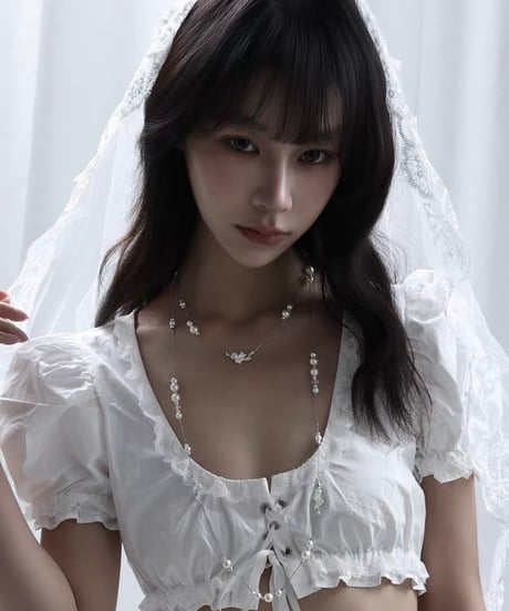 Veil pearl blossom necklace