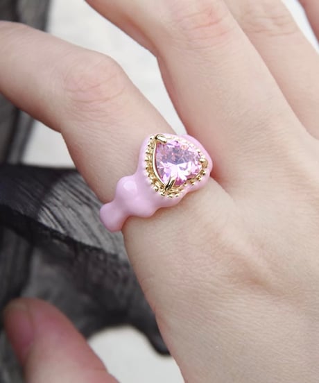 Puffy pink heart ring