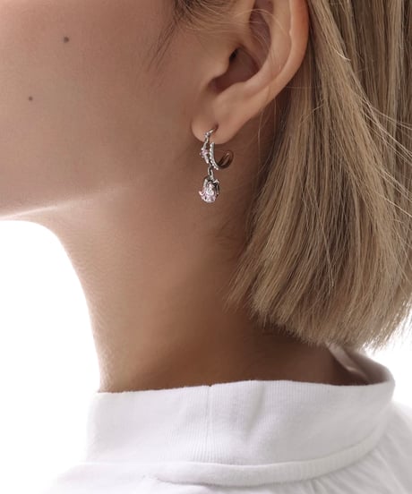 Pink roses bloom pierce
