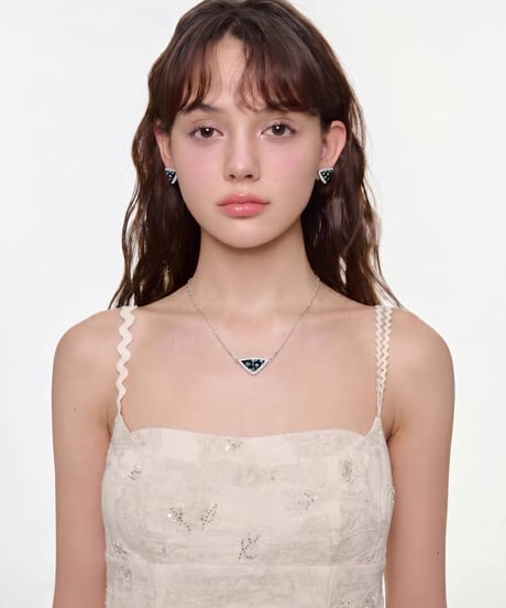 Flora triangle black necklace