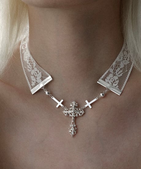 Elegance lace cross necklace