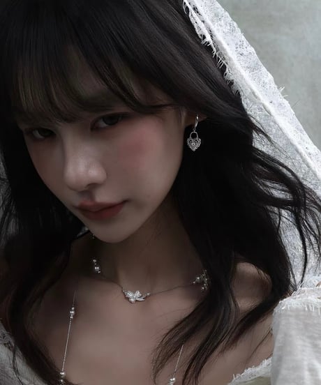 Veil  heart & key pierce