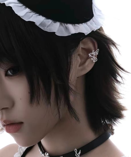Angel heart melody ear cuff