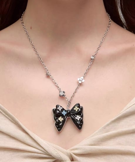 Bloom black ribbon necklace
