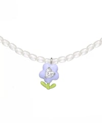 Purple flower pearl necklace