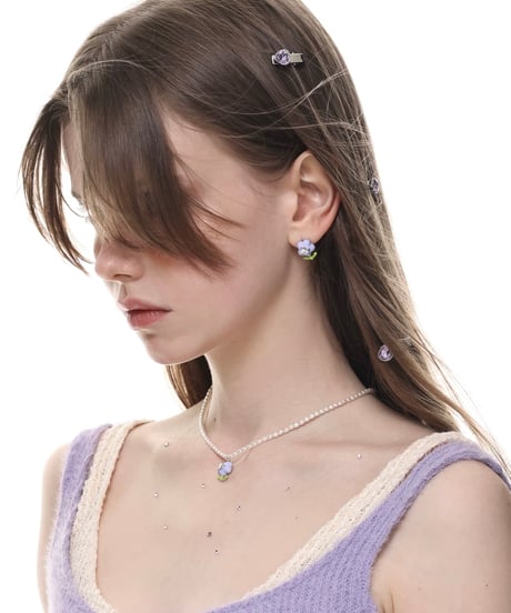 Purple flower pearl necklace