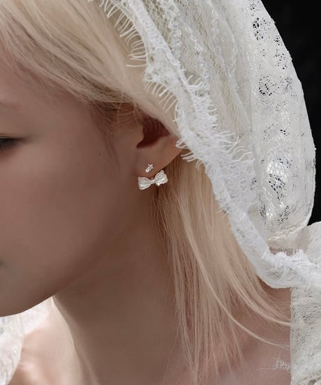 Elegance lace ribbon pierce