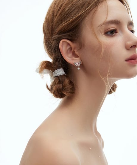 Lovely wing pierce