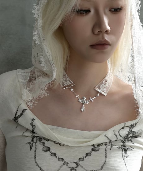 Elegance lace cross necklace