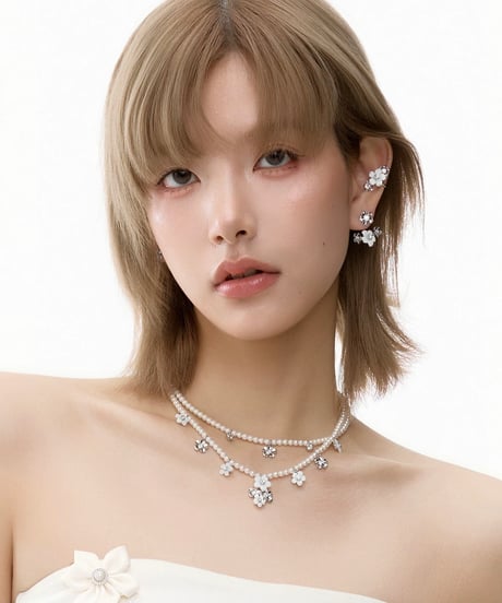 Flower petal pearl necklace
