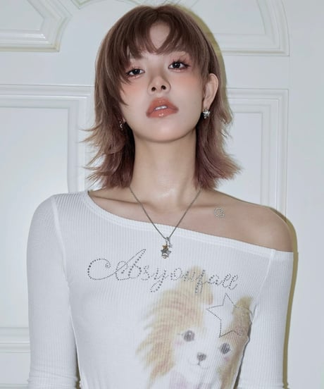 Cat hugging star necklace