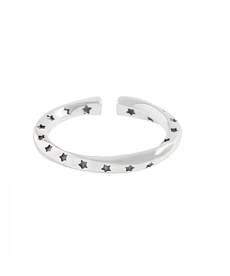 Star pattern ring