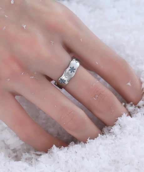 Snow glow ring