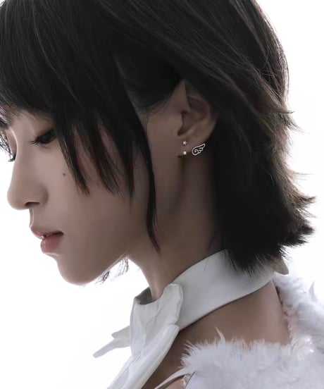Angel silhouette pierce