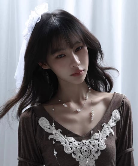 Veil pearl blossom necklace