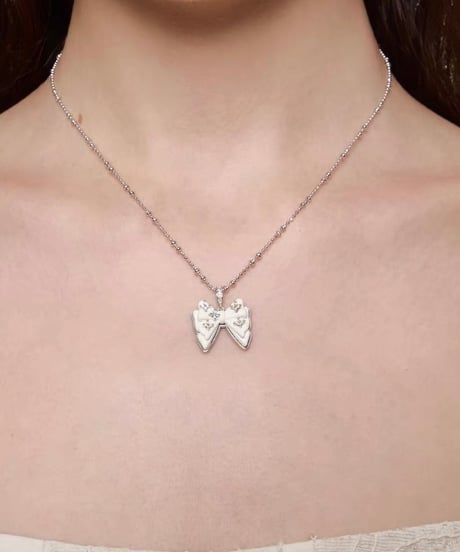 Bloom white ribbon necklace