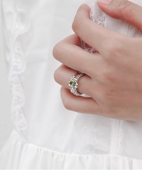 Green blossom ring